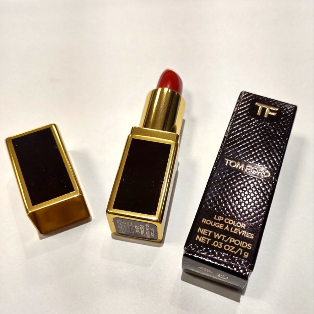 TOMFORD SCARLET ROUGE MINI LIPSTICK - Picture 2 of 4